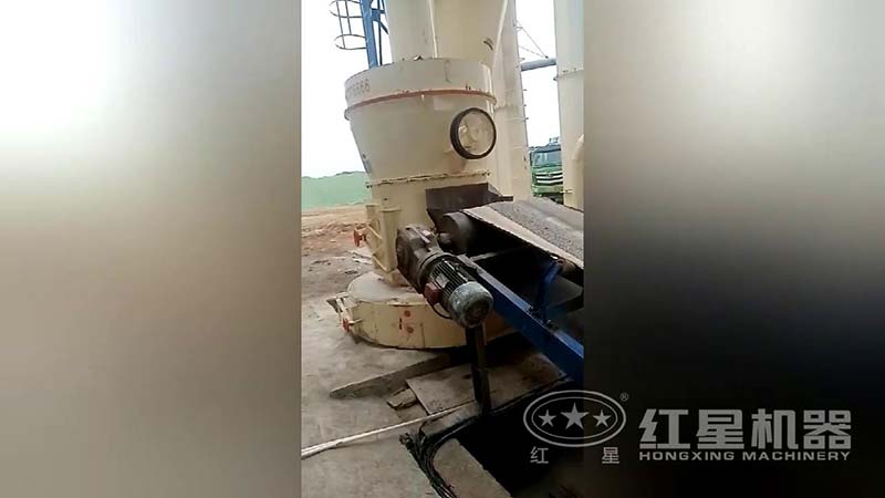 环保雷蒙磨粉机_粉碎磨粉机生产线视频